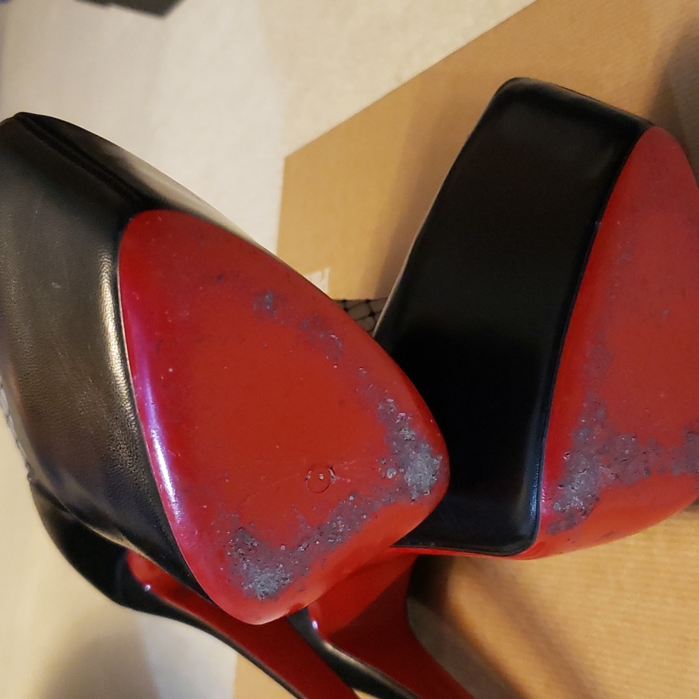 Christian Louboutin size 40 color Black leather 100% Authentic - Picture 9 of 17